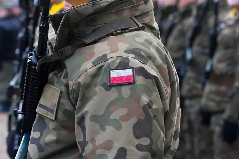 Jak dostać się do wojska po studiach? Sprawdź wymagania i ścieżki kariery