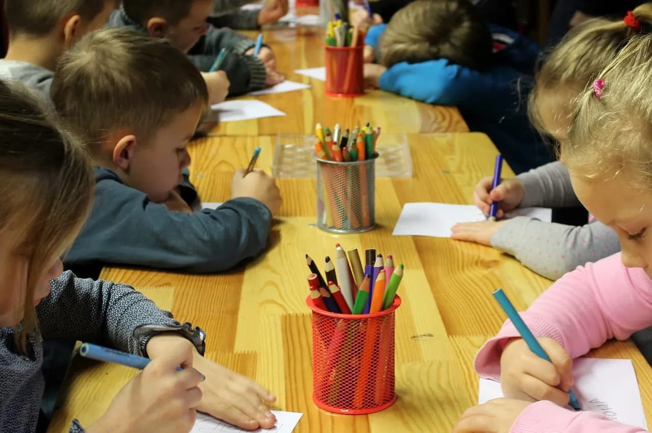 Zajęcia kreatywne dla dzieci z upośledzeniem umiarkowanym, które rozwijają talenty