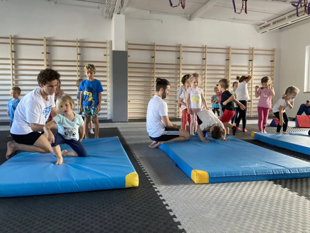 Zajęcia z akrobatyki w Polsce – znajdź idealne dla siebie zajęcia