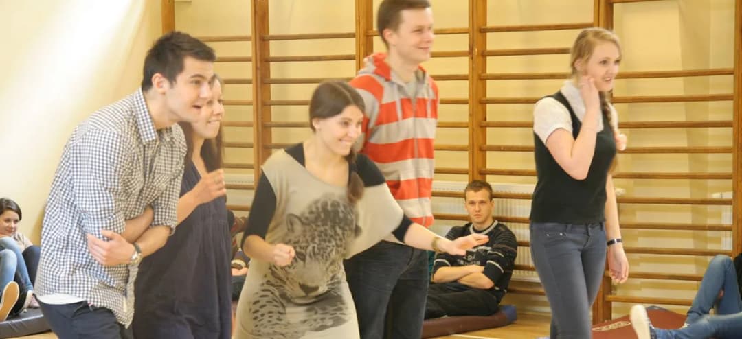 Czy nauczyciel musi mieć kurs wychowawcy kolonijnego? Sprawdź wymagania