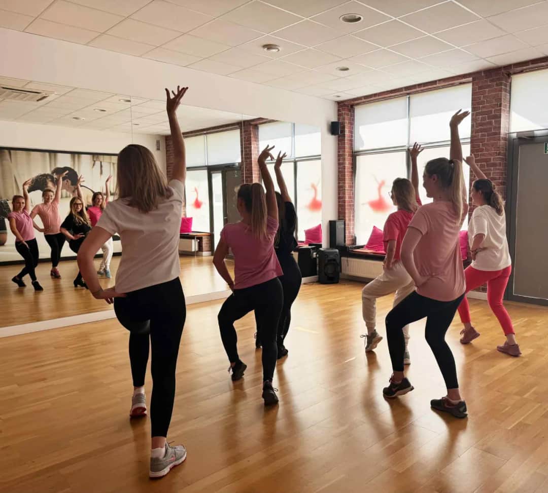 Jak prowadzić zajęcia taneczne z dziećmi, aby były pełne radości i zabawy