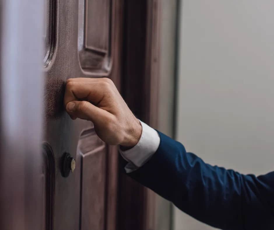 Zajęcia komornicze z zasiłku chorobowego - co musisz wiedzieć, aby uniknąć strat